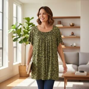 Daisy Fuentes Top Women Size 2X Liquid Knit Short Sleeve Blouse Green Multicolor